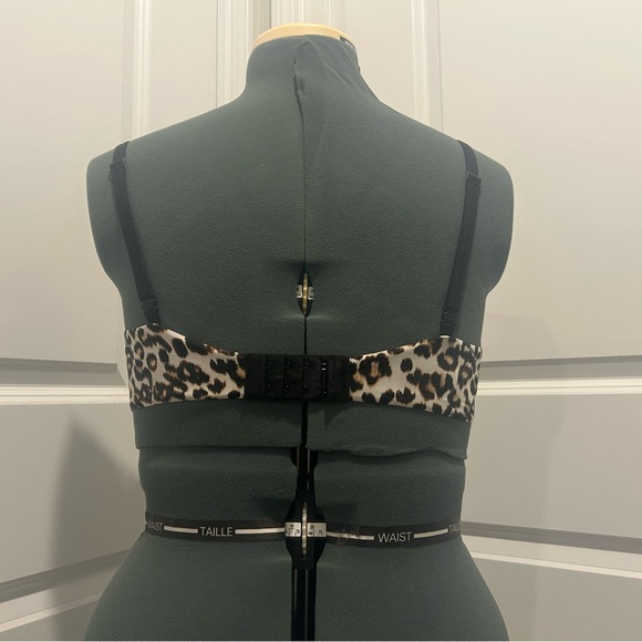 Victoria's Secret Very Sexy Push-Up Leopard Print Bra with Black Straps - Picture 2 of 4